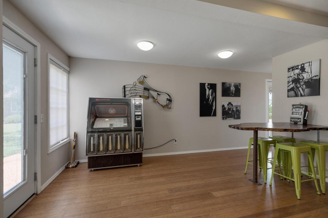 Waylon-Hot Tub And Fire Table! Villa Fredericksburg Bagian luar foto